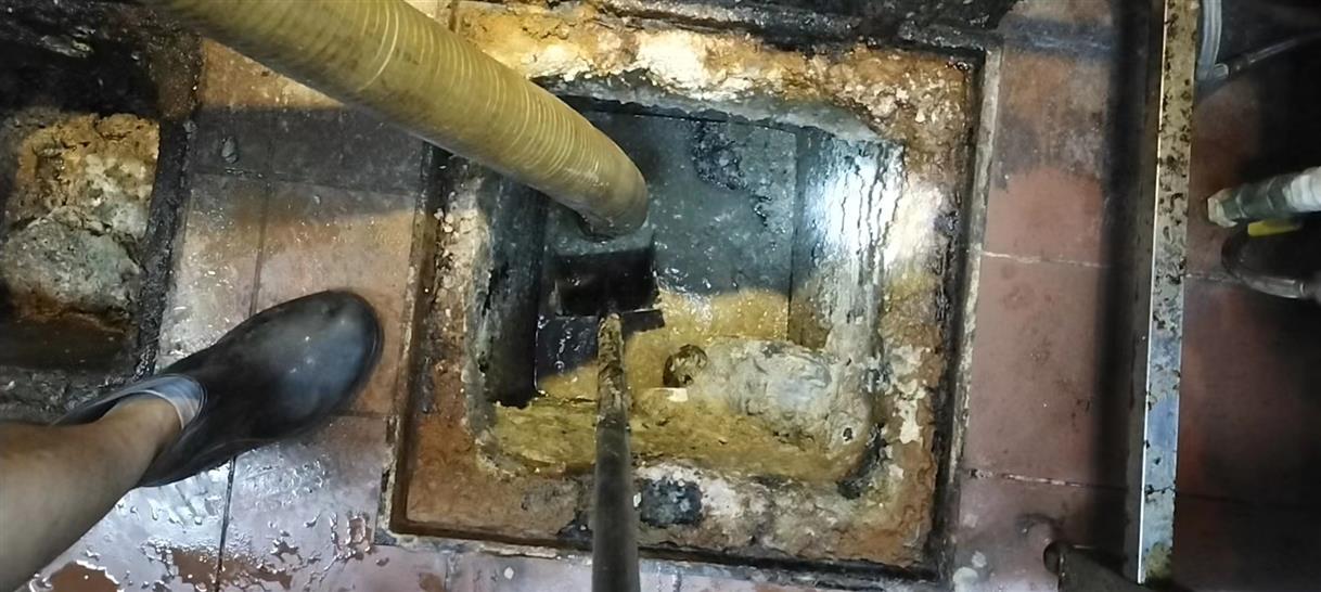 新龙镇污水池清理一般都有毒气,怎么预防中毒呢?