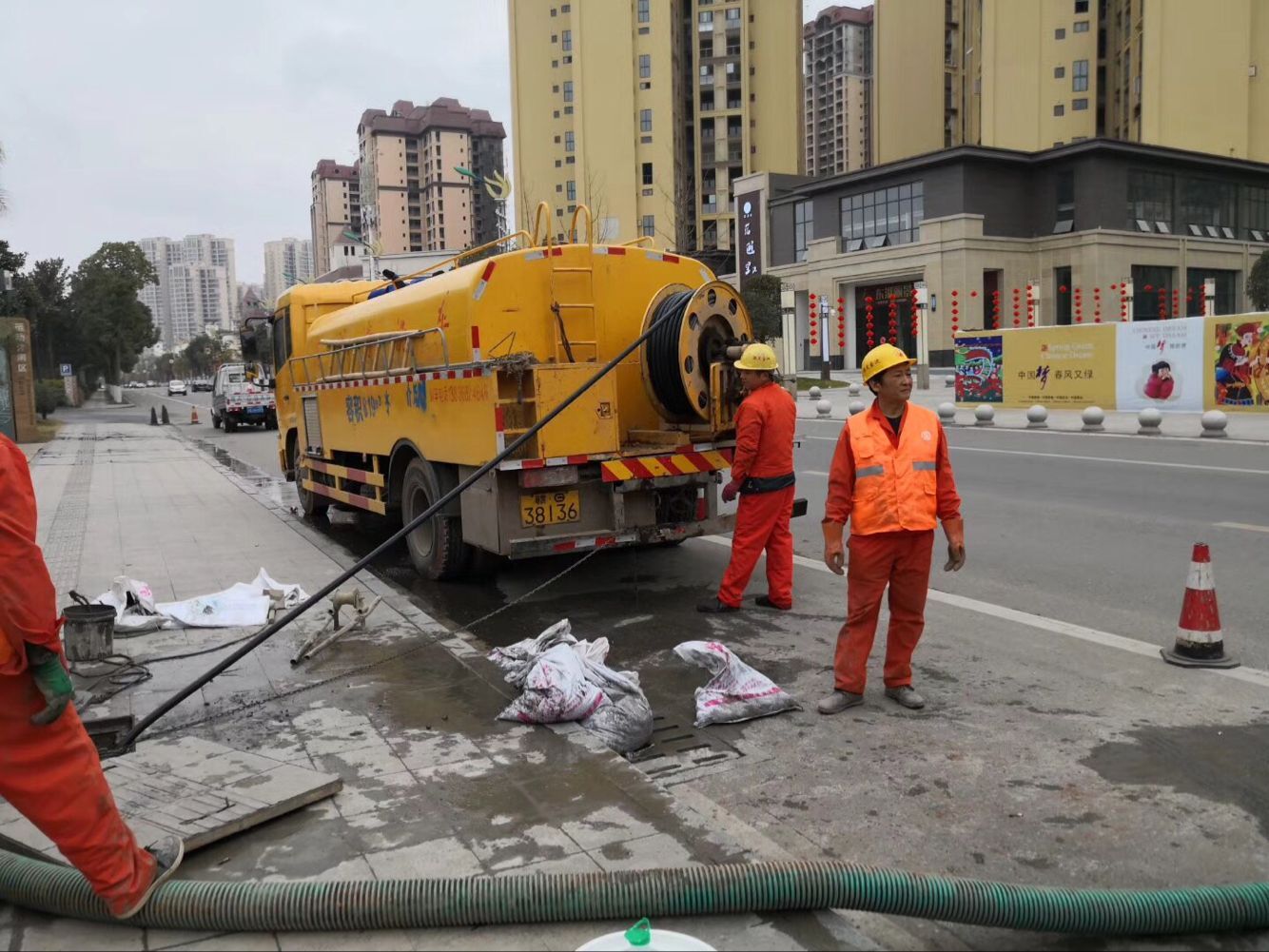 新龙镇排污管道清淤-管道清洗