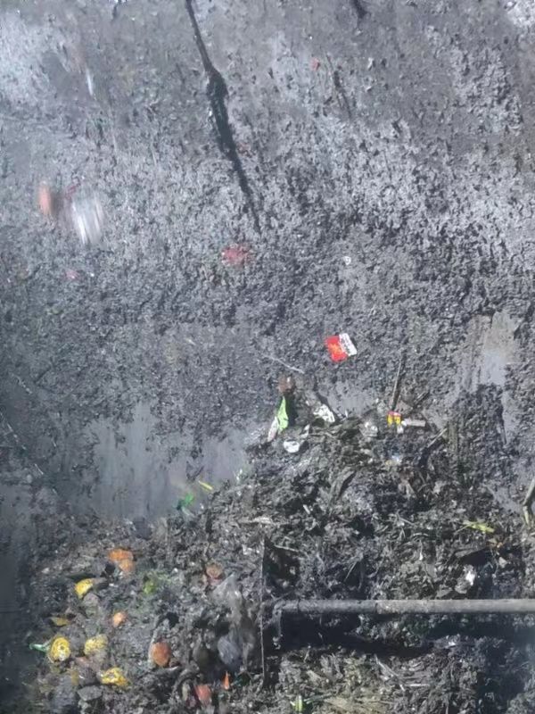 新龙镇污水池清理