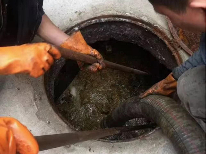 新龙镇化油池、化粪池清理要做哪些安全措施？